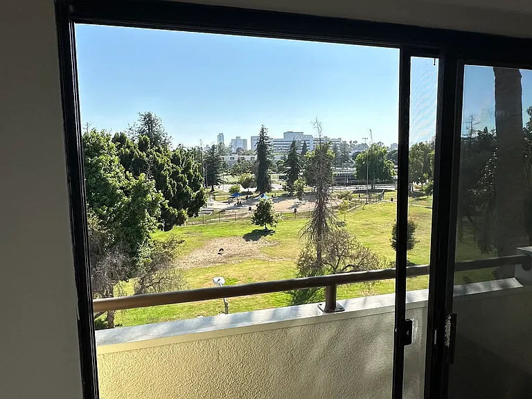 Parkview Apartments — Photo 37