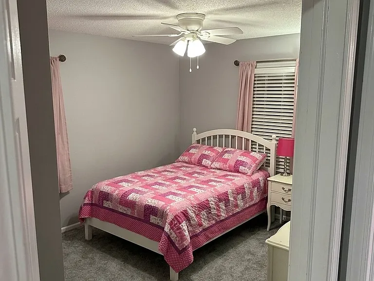 517 Concord St — Photo 12