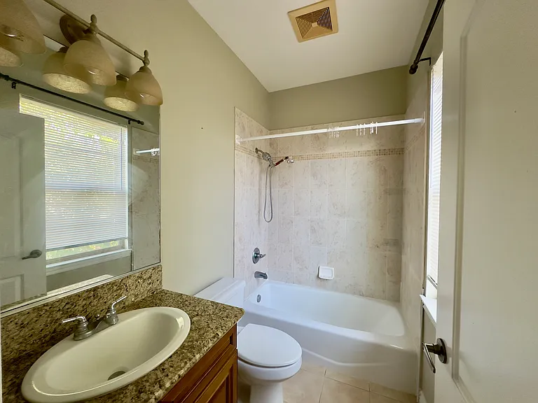 968 S Highland Ave — Photo 14