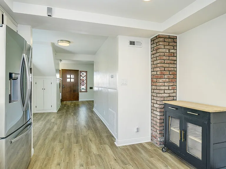 4721 Edgeware Rd — Photo 14
