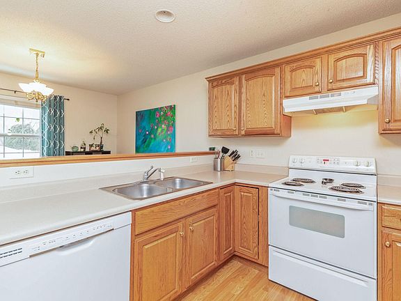 5th image of 414 Barnett Dr