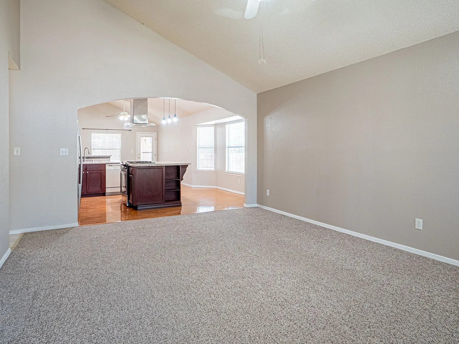 3 bed, 1434 sqft, $1,525 — Photo 4