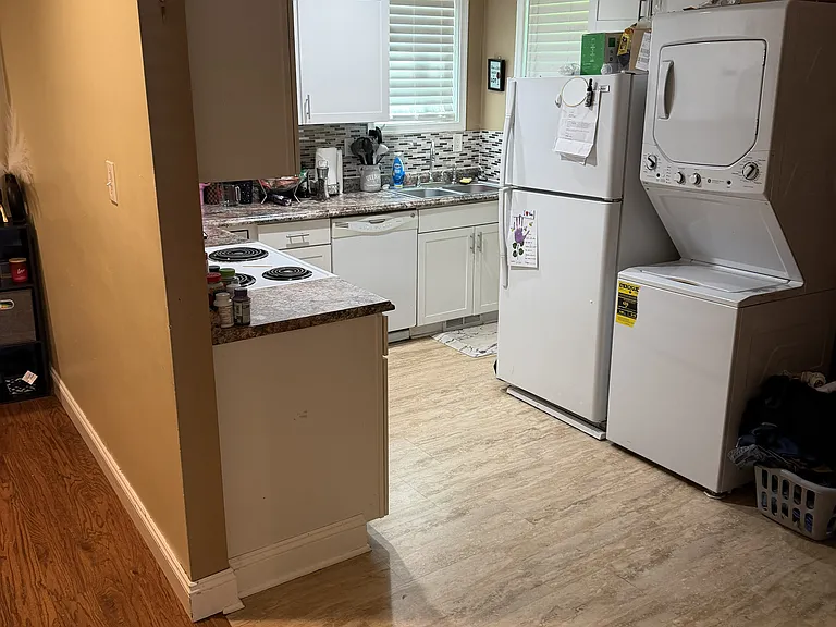 1920 Delaware Ave #1 — Photo 5