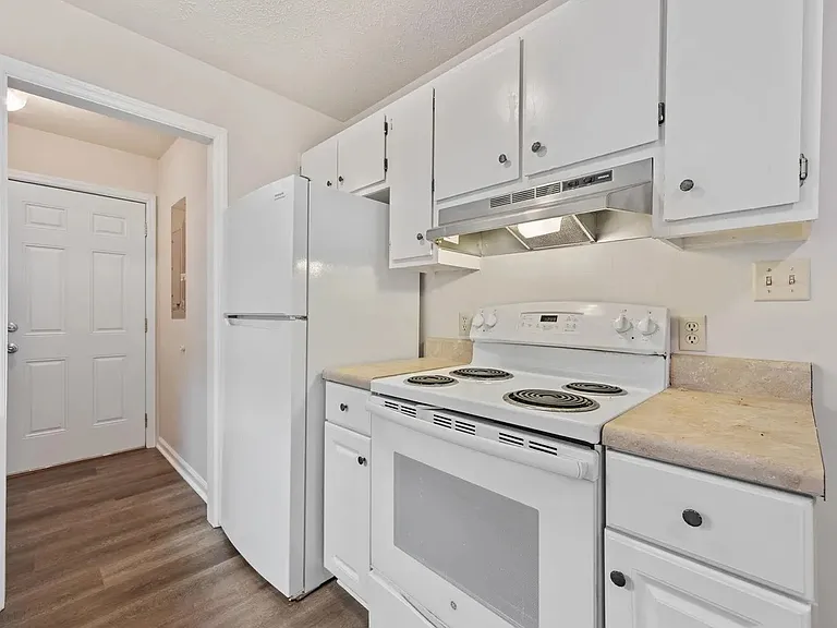 209 Cedar St #F2 — Photo 2