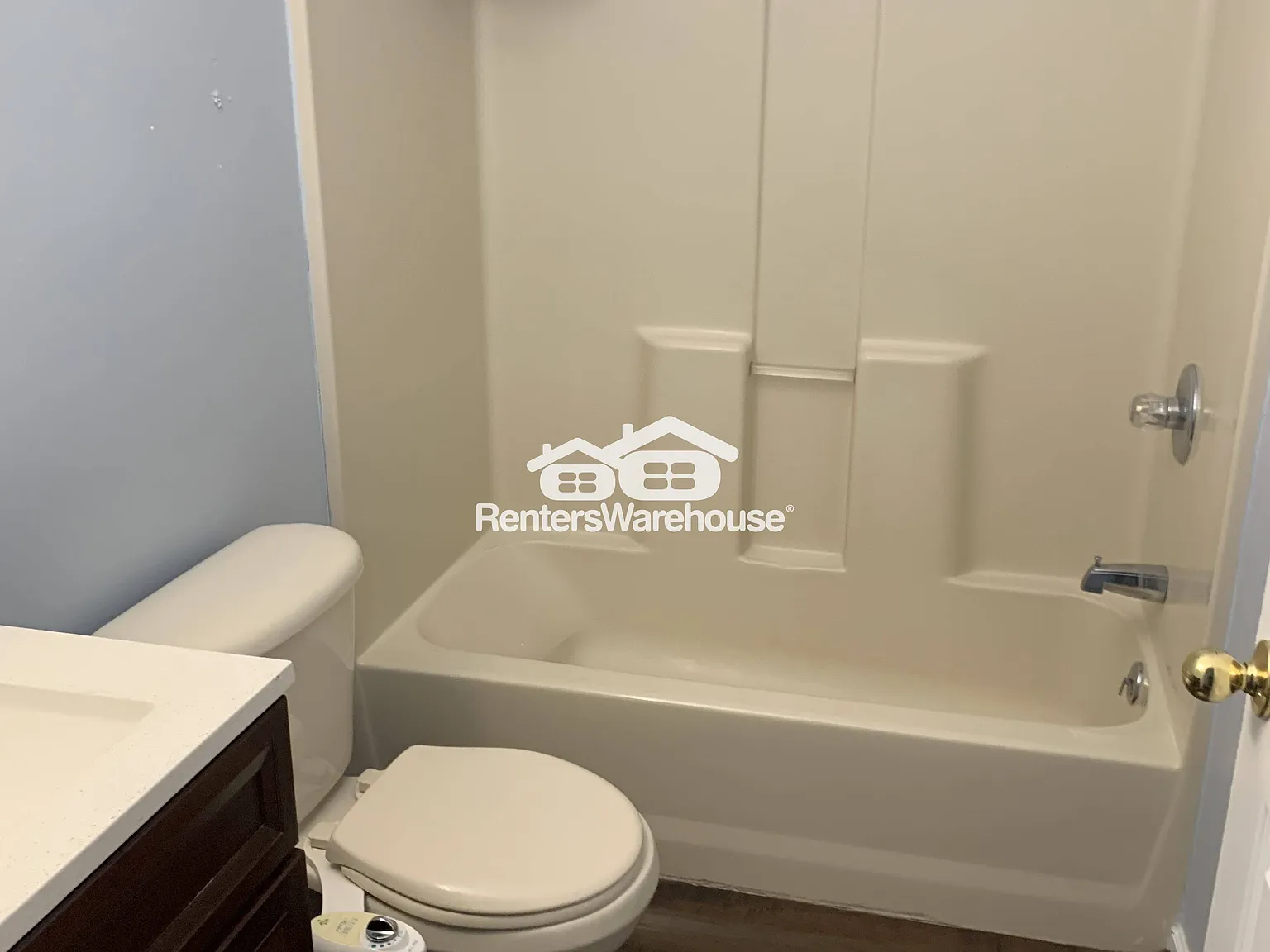 Available Now- Updated 3 Br 2 Bath Home With Finished Basement. — Photo 4
