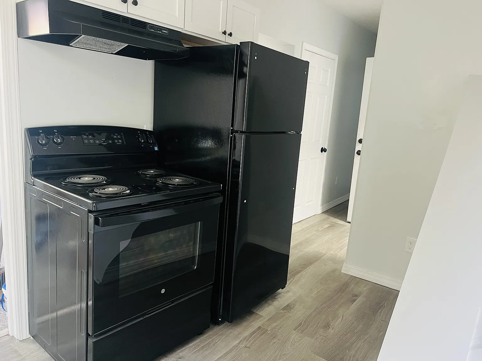 915 W Lapeer St — Photo 2