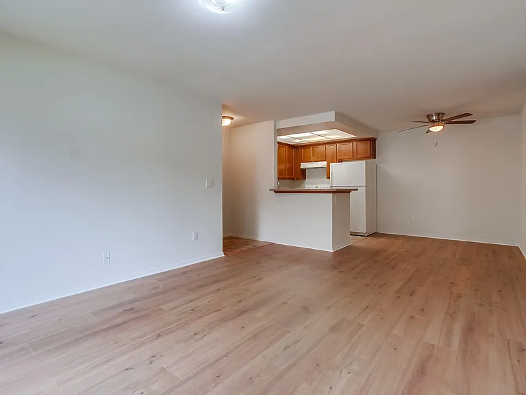 432 Edgehill Ln #33 — Photo 4