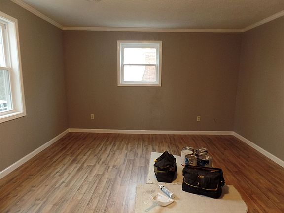 4th image of 411 W Charles St
