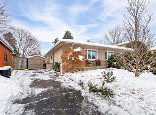 12 Carnaby Cres, Kitchener, ON N2A 1M7