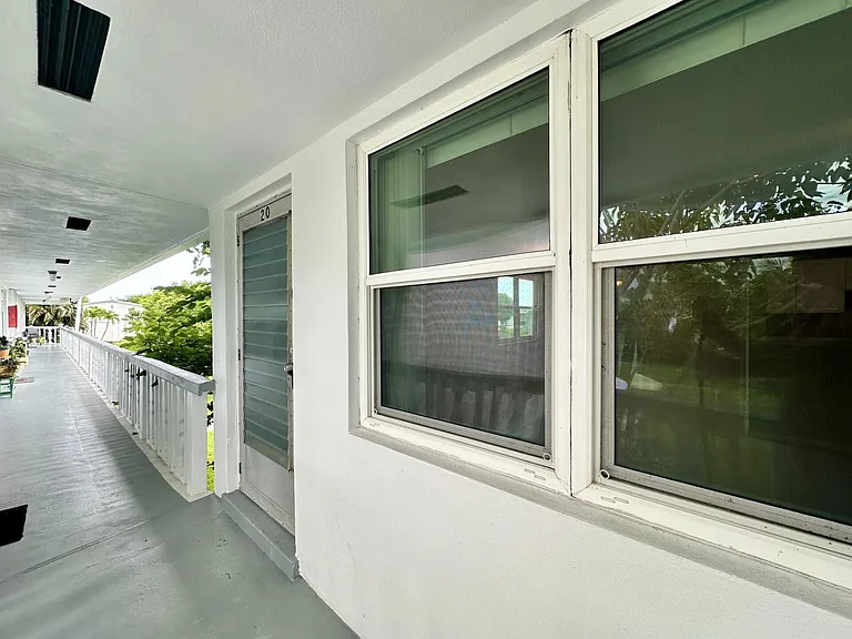 20 Norwich E #A — Photo 17