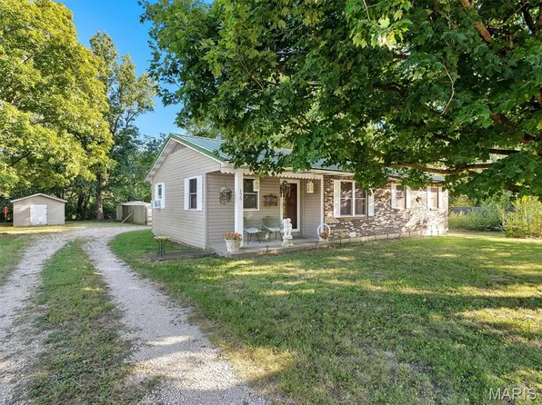 175 E Pine St, Bourbon, MO 65441
