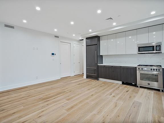 4th image of 40 Huntington St #3E
