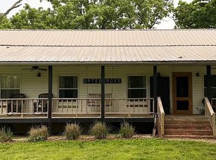 94 Bunker Rd, Eldon, MO 65026