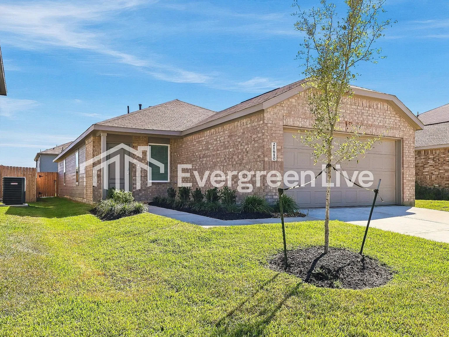 3 bed, 2.0 bath, 1418 sqft, $1,795 — Photo 2