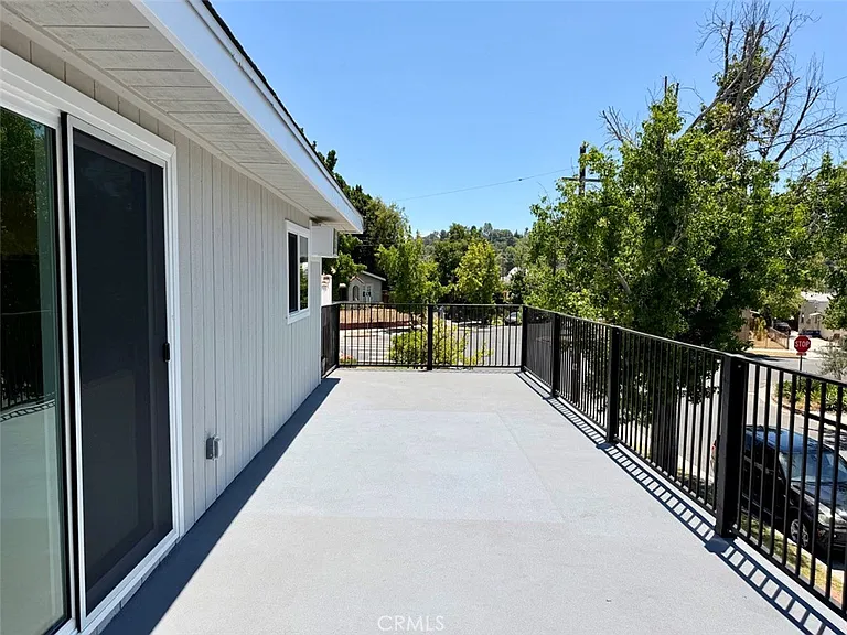 1550 N Avenue 45 — Photo 3