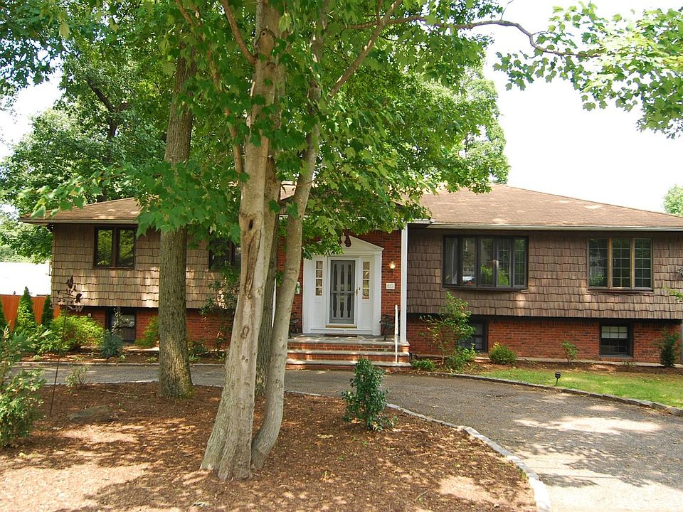 1st image of 49 Forest Ave
