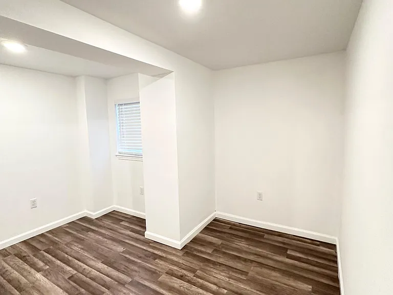 2921 Burns St #C — Photo 11