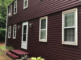 366 Hunting Lodge Rd, Mansfield, CT 06268
