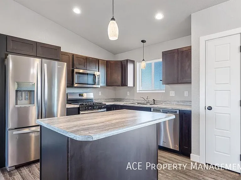 640 Bomber Way — Photo 6