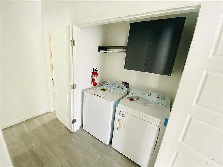 909 W Carmel Ave #1 — Photo 8