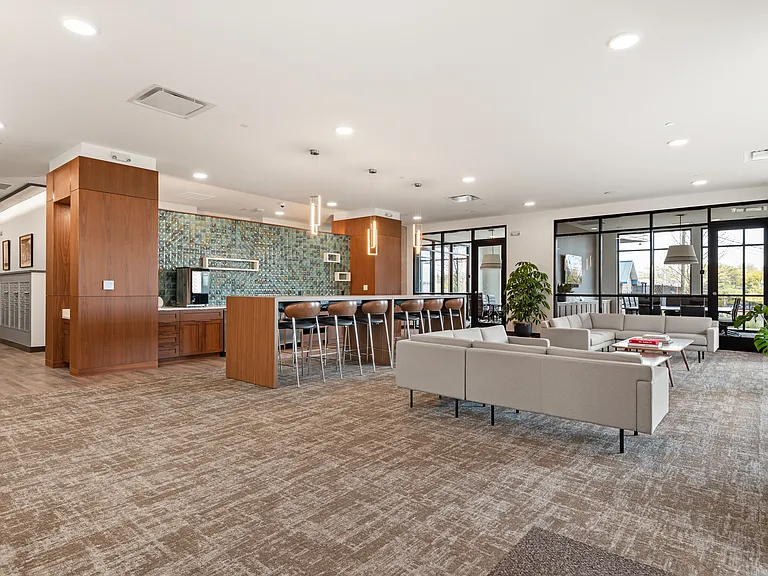 445 Park Commons — Photo 2