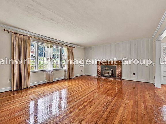 3rd image of 4374 Sheldon Dr