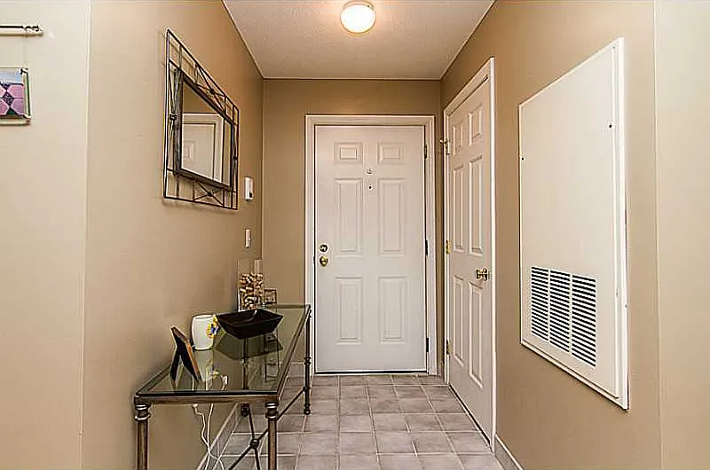2 bed, 1098 sqft, $2,450 — Photo 3