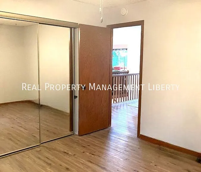 1301 Polk St S — Photo 9