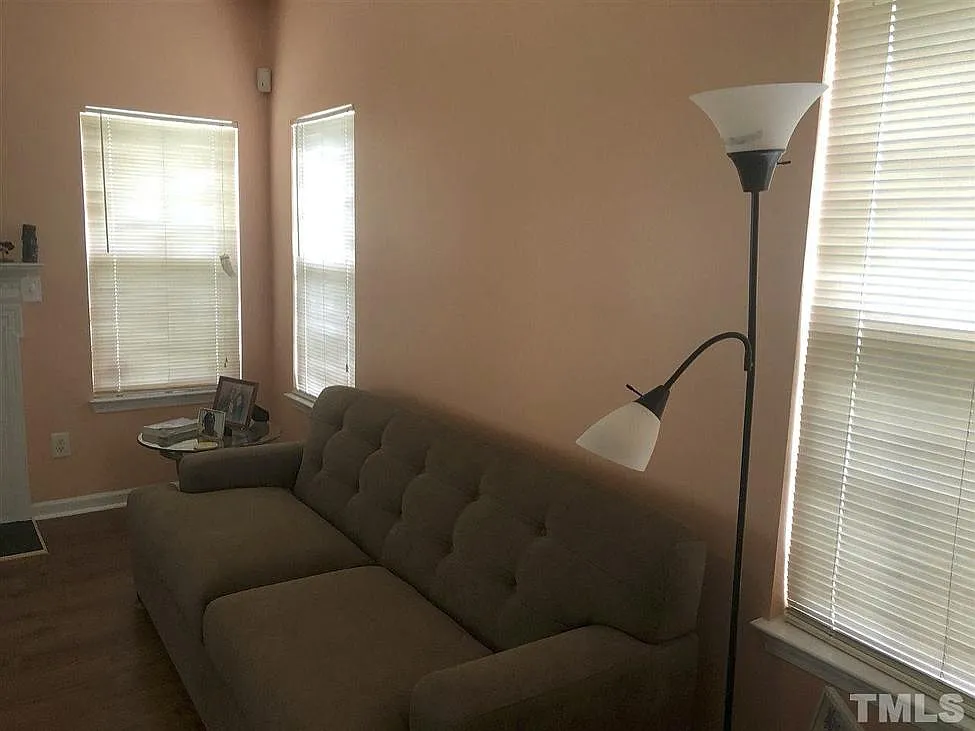 3 bed, 1480 sqft, $1,700 — Photo 2