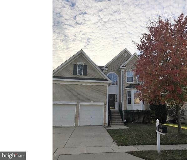 1st image of 525 Saxon Dr