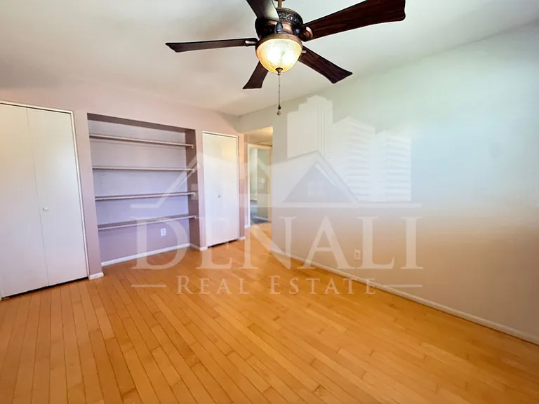 2102 W Knox Rd — Photo 14