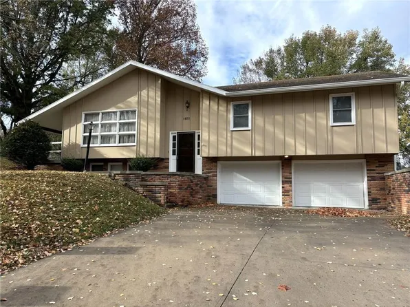 1502 Wayne Dr, Saint Joseph, MO 64506