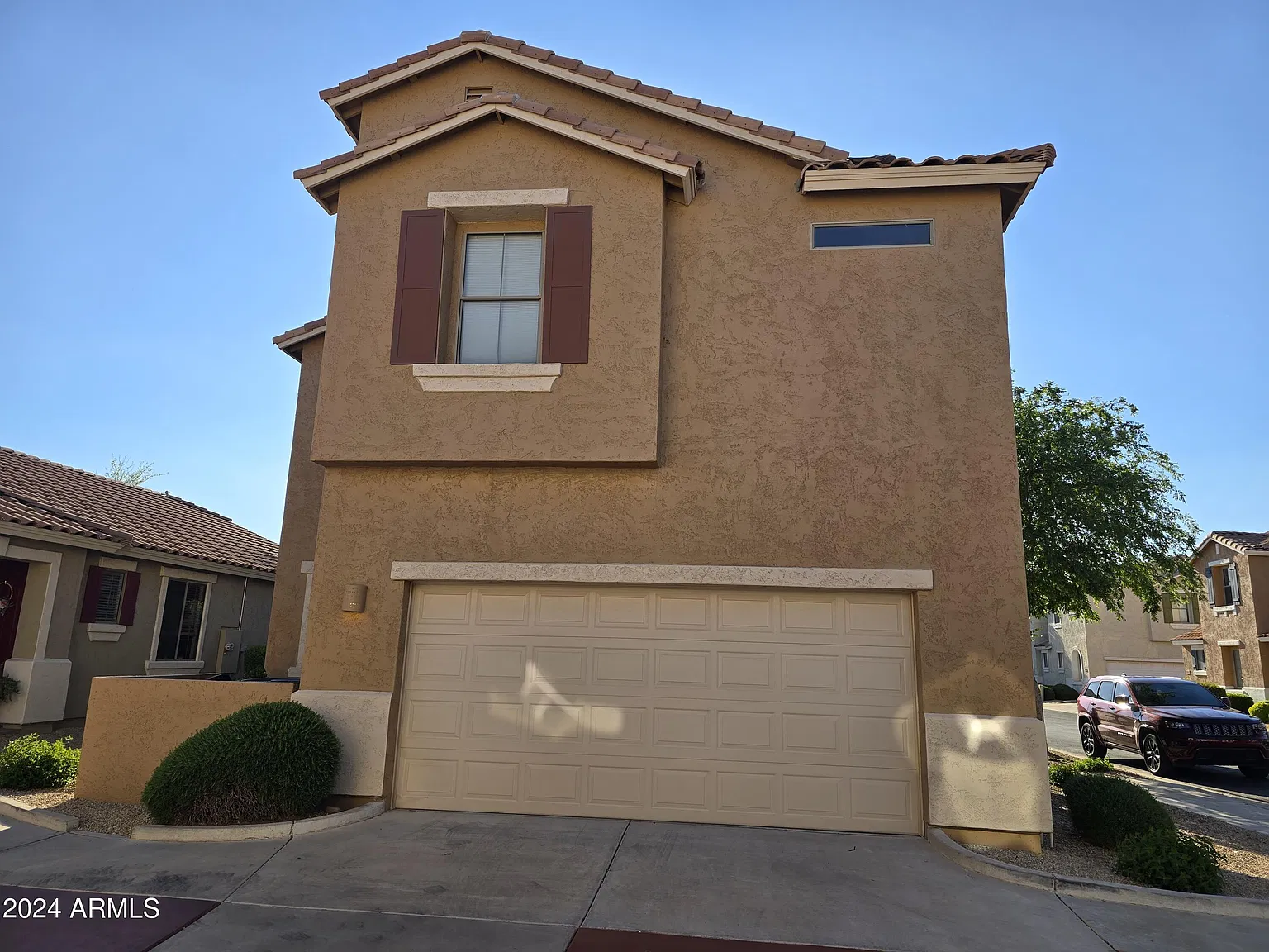 3 bed, 2.5 bath, 1632 sqft, $2,100 — Photo 2