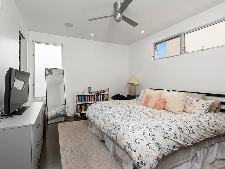 705 Sunset Ave #1/4 — Photo 12