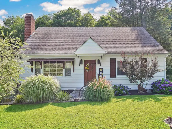 46 Card Street, Windham, CT 06226