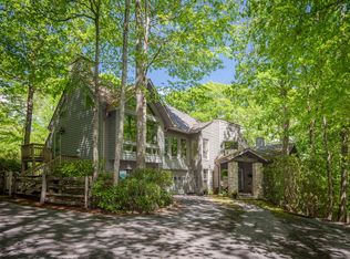 102 Woodlands Dr, Linville, NC 28646