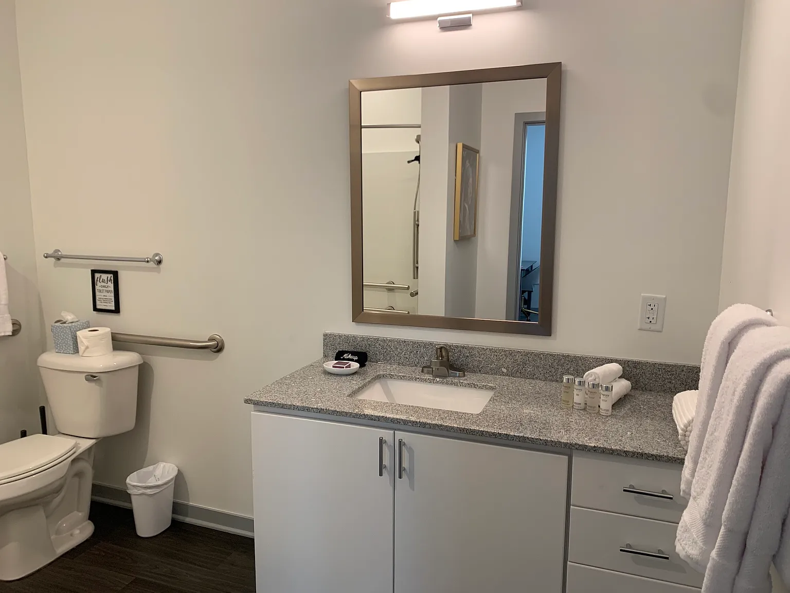 2 bed, 1185 sqft, $5,370 — Photo 4