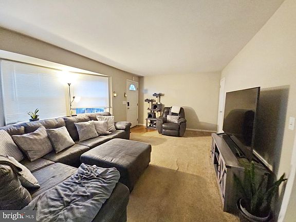2nd image of 27 Orillia Dr