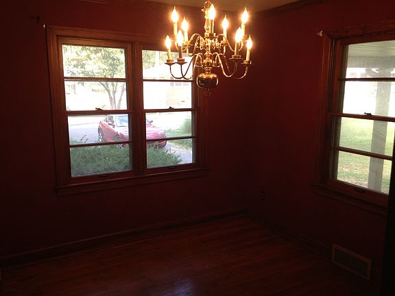 5th image of 301 Williams Dr