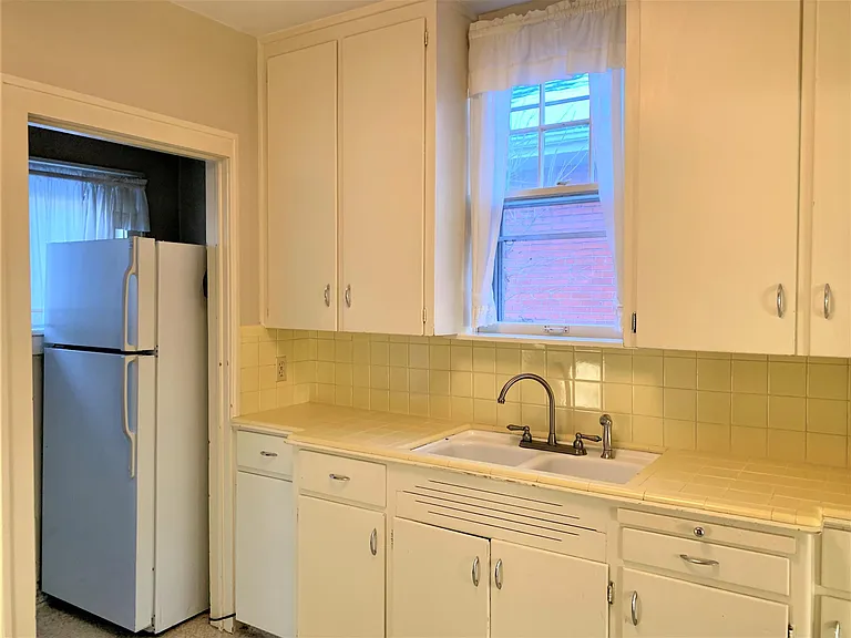 784 S Emerson St — Photo 10