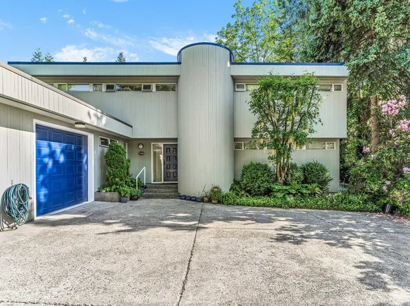 756 Rochester Ave, Coquitlam, BC V3K 2V8
