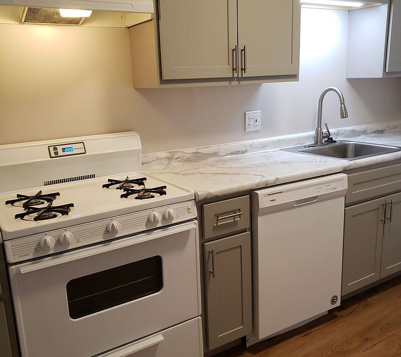 1st image of 607 Thunderbird Ct APT 4A