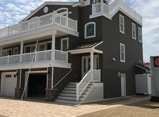 114 E 30th St, Ship Bottom, NJ 08008