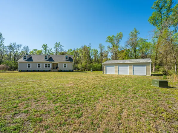 380 Rhode Dr, Cottageville, SC 29435