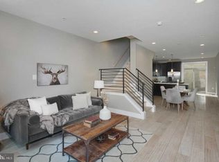 940 S 8th St, Philadelphia, PA 19147
