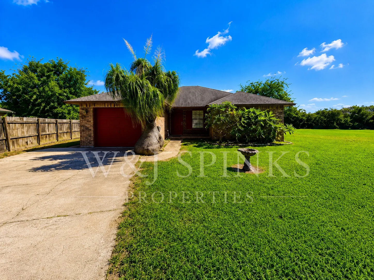 3 bed, 1685 sqft, $1,900 — Photo 1