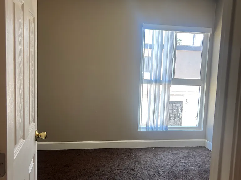 235 E Burnett St #9 — Photo 11