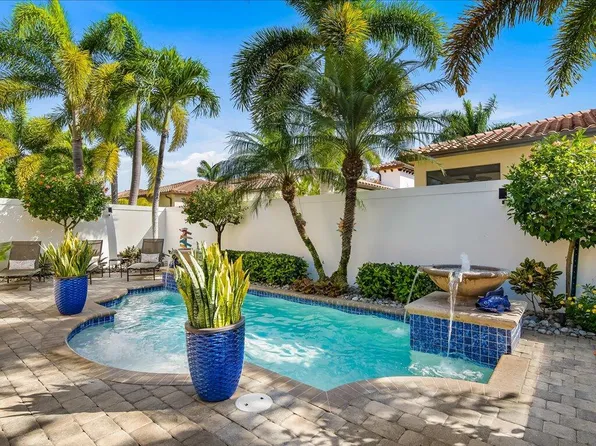 7888 Cordoba Pl, Naples, FL 34113