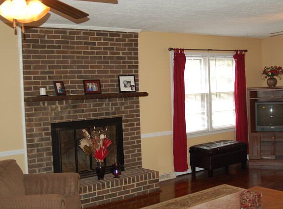 2nd image of 145 Bell Ct