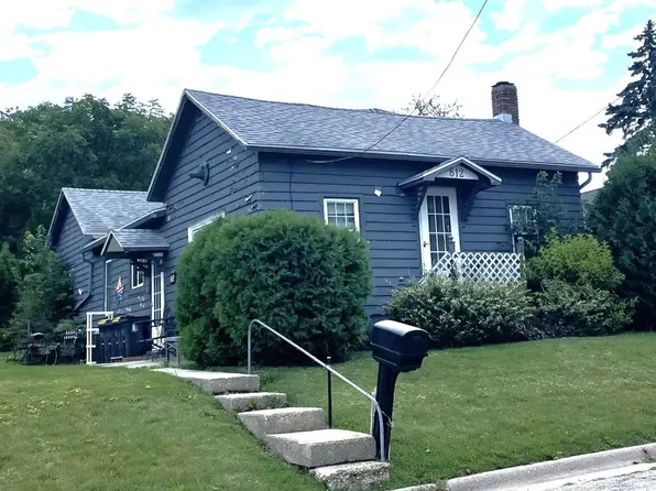 812 17th St, Monroe, WI 53566